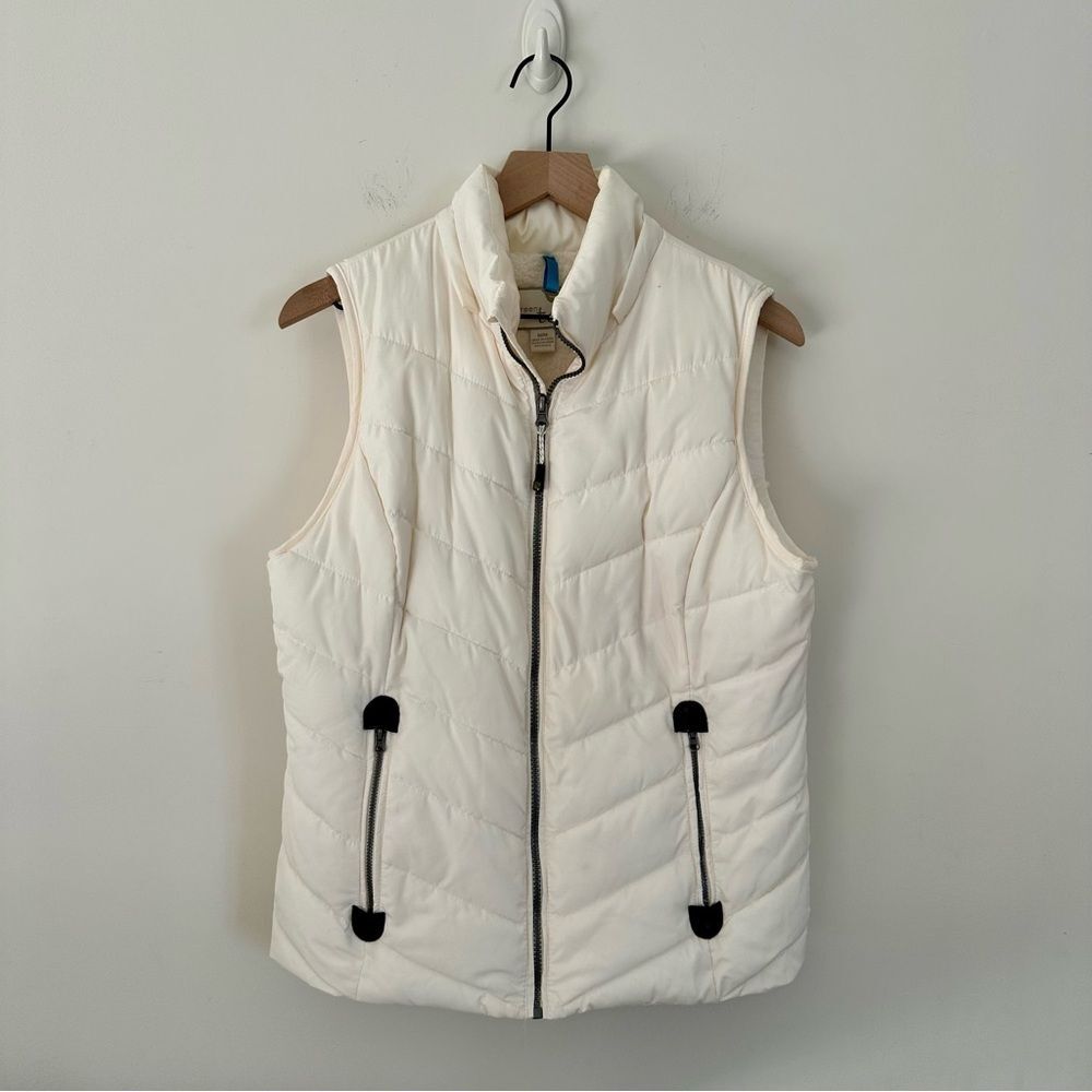Green Tea Cream White Puffer Vest, M